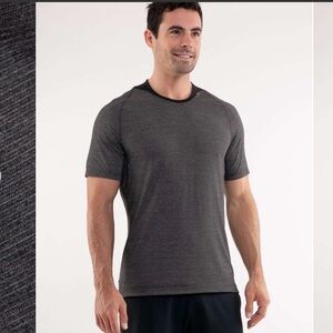 Lululemon Men's Bolt Tech Short Sleeve Gray T-Shirt